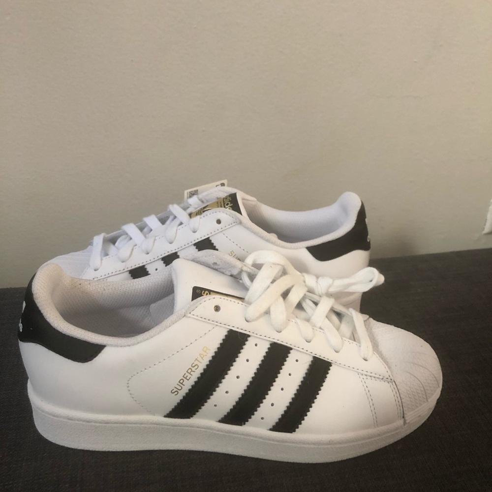 Size 6 white adidas superstars